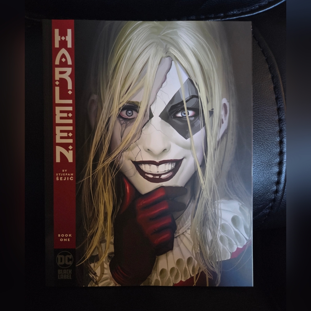 DC Harleen (Harley Quinn) Graphic Novel Book One Near Mint